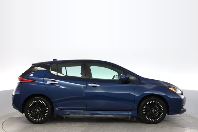 2025 Nissan LEAF — photo 10 of 18