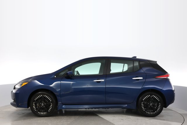 2025 Nissan LEAF — photo 12 of 18