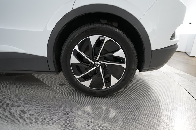 2022 Volkswagen ID.4 — photo 15 of 20
