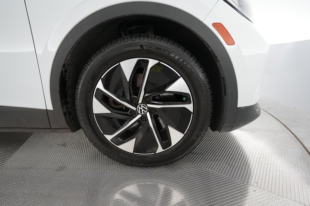 2022 Volkswagen ID.4 — photo 13 of 20