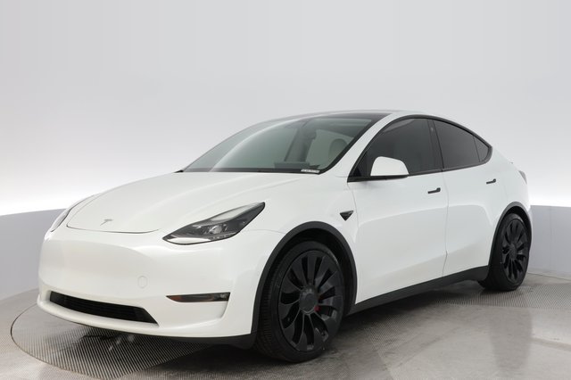 2022 Tesla Model Y — VIN 7SAYGDEF6NF467633