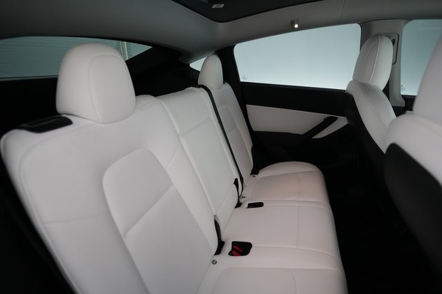 2022 Tesla Model Y — photo 4 of 24
