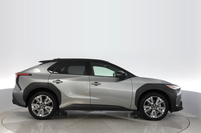2023 Subaru Solterra — photo 10 of 22
