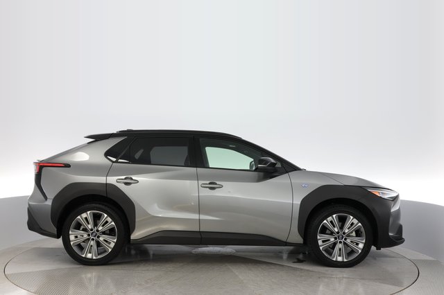 2023 Subaru Solterra — photo 10 of 22