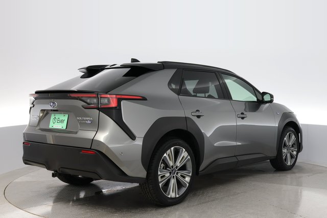 2023 Subaru Solterra — photo 2 of 22