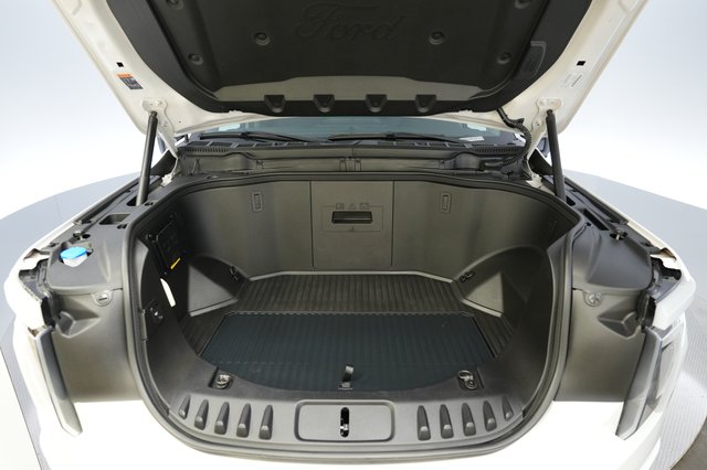 2023 Ford F-150 Lightning — photo 14 of 15