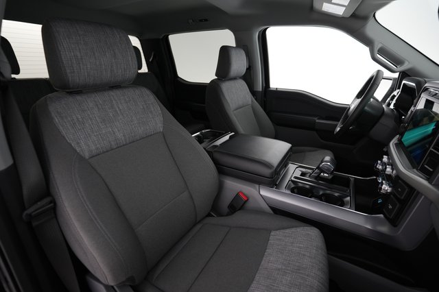 2023 Ford F-150 Lightning — photo 12 of 15