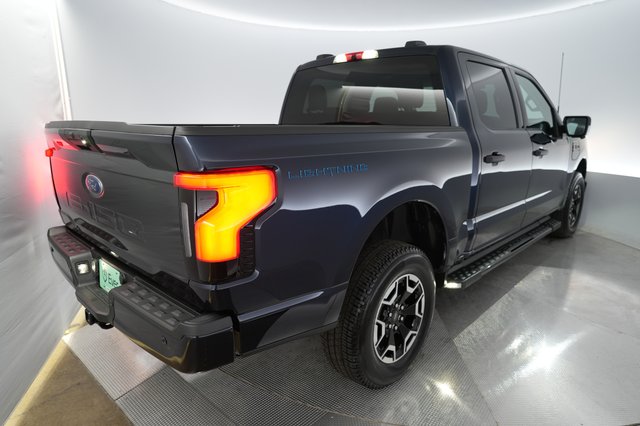 2023 Ford F-150 Lightning — photo 2 of 15