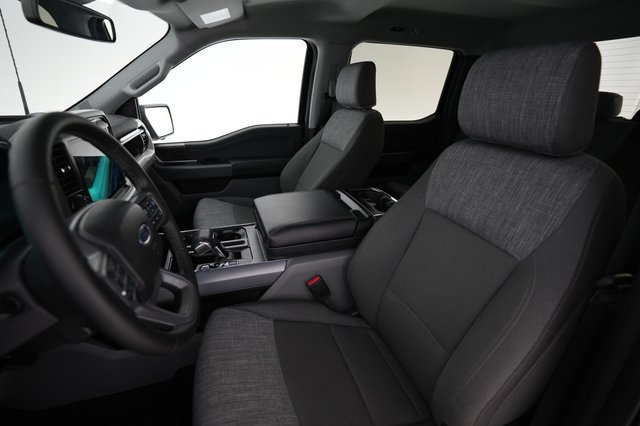 2023 Ford F-150 Lightning — photo 3 of 15