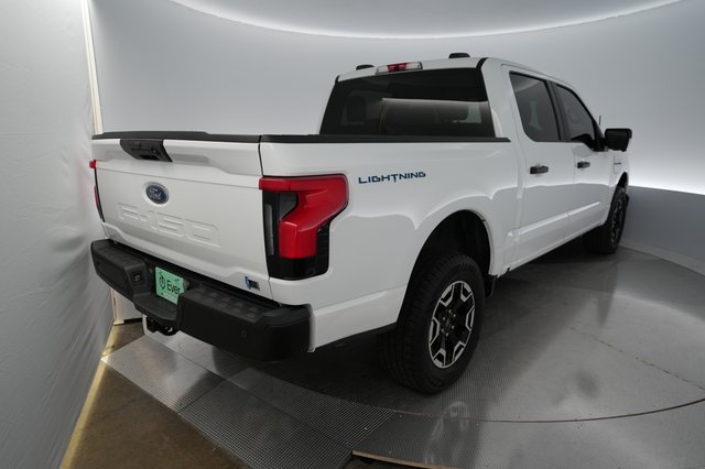 2023 Ford F-150 Lightning — photo 2 of 18