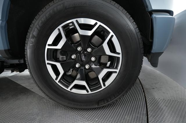 2023 Ford F-150 Lightning — photo 9 of 18