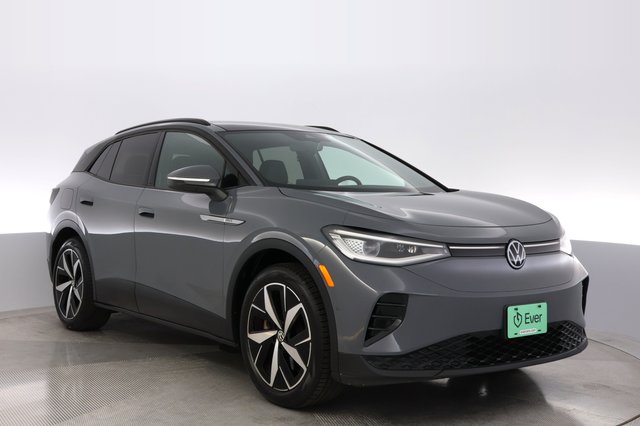 2023 Volkswagen ID.4 — photo 10 of 23