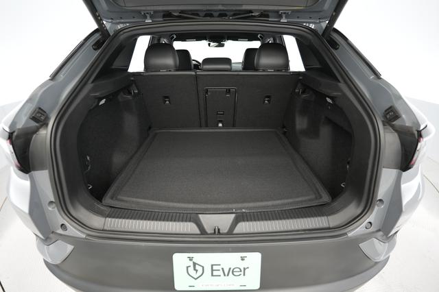 2023 Volkswagen ID.4 — photo 6 of 23