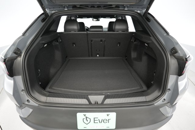 2023 Volkswagen ID.4 — photo 6 of 23