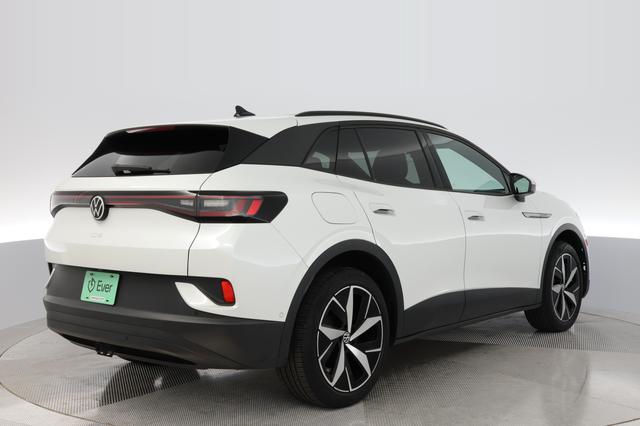 2023 Volkswagen ID.4 — photo 2 of 18