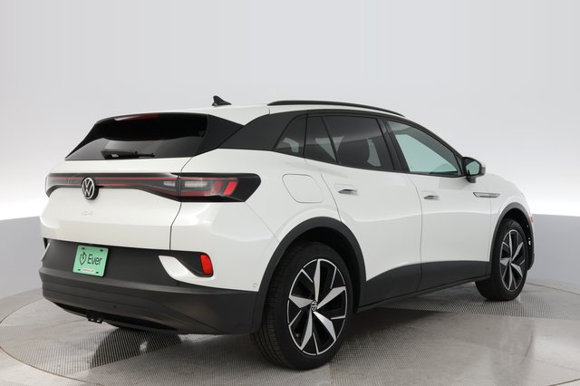 2023 Volkswagen ID.4 — photo 2 of 18