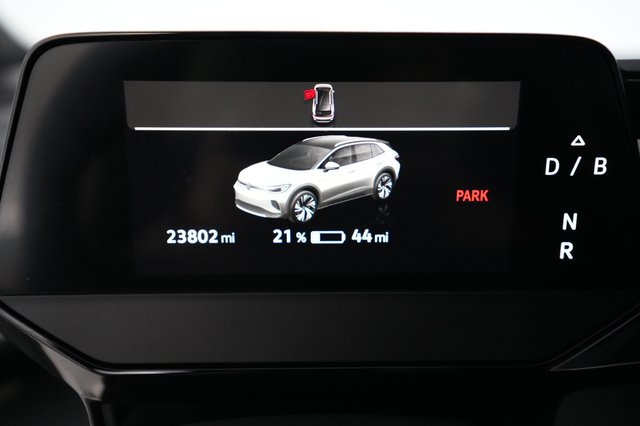 2023 Volkswagen ID.4 — photo 5 of 18