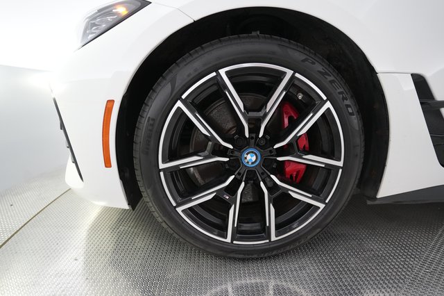 2023 BMW i4 — photo 16 of 25