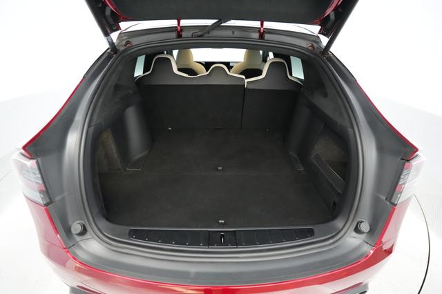 2023 Tesla Model X — photo 6 of 23
