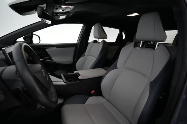 2023 Subaru Solterra — photo 3 of 18