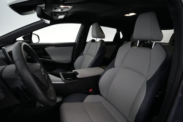 2023 Subaru Solterra — photo 3 of 18