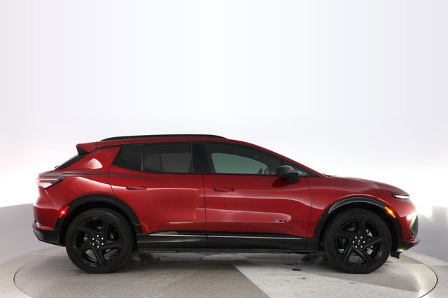 2024 Chevrolet Equinox EV — photo 10 of 20