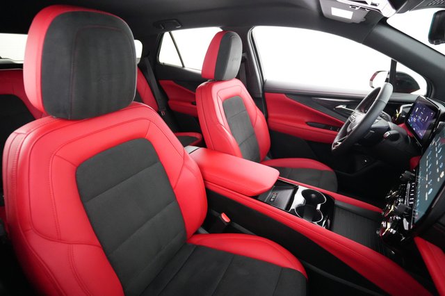 2024 Chevrolet Blazer EV — photo 18 of 21