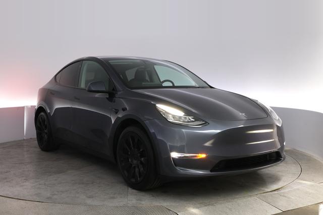 2022 Tesla Model Y — photo 10 of 21