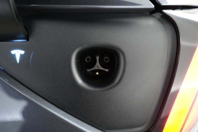 2022 Tesla Model Y — photo 8 of 21