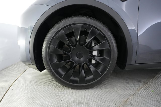 2022 Tesla Model Y — photo 15 of 21