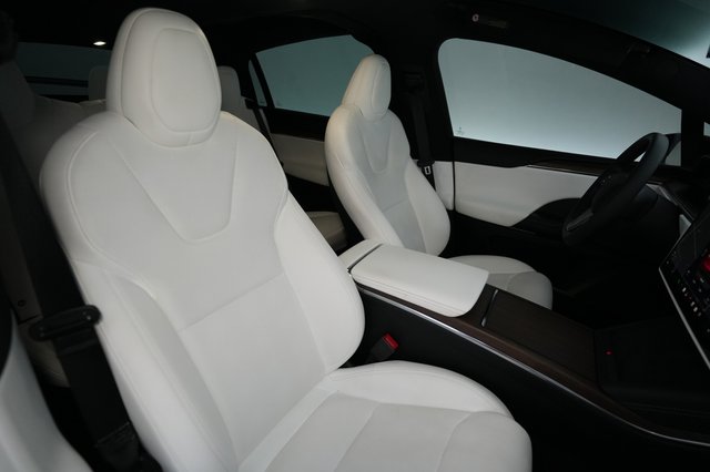 2023 Tesla Model X — photo 18 of 26