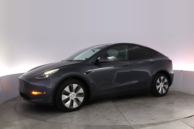 2023 Tesla Model Y — photo 14 of 22