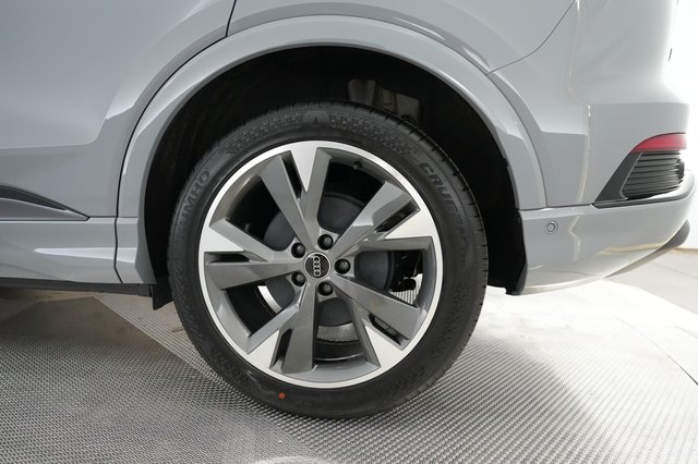 2023 Audi Q4 e-tron — photo 15 of 18