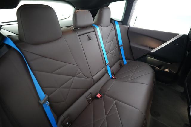 2023 BMW iX — photo 4 of 23
