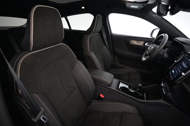 2023 Volvo C40 Recharge — photo 18 of 24