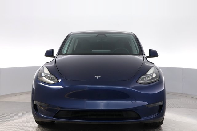 2024 Tesla Model Y — photo 9 of 24