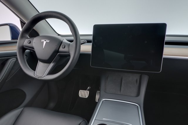 2024 Tesla Model Y — photo 20 of 24