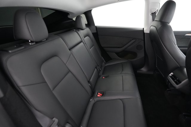 2024 Tesla Model Y — photo 4 of 24