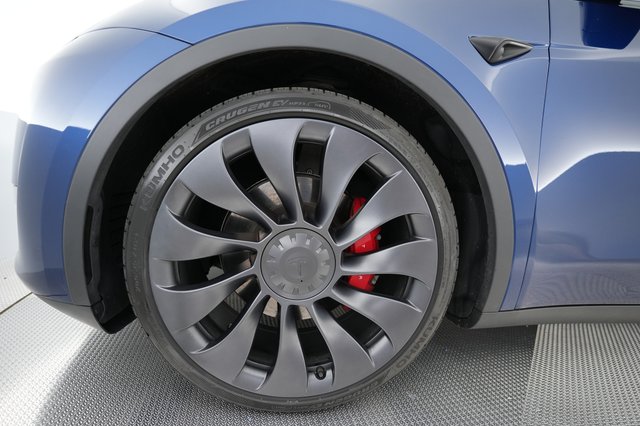 2024 Tesla Model Y — photo 15 of 24