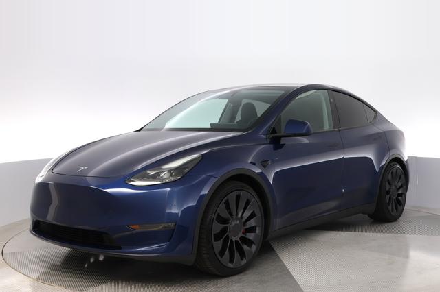2024 Tesla Model Y — VIN 7SAYGDEF3RA268879