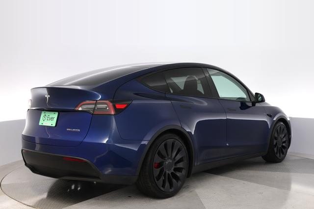 2024 Tesla Model Y — photo 2 of 24