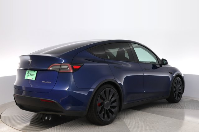 2024 Tesla Model Y — photo 2 of 24
