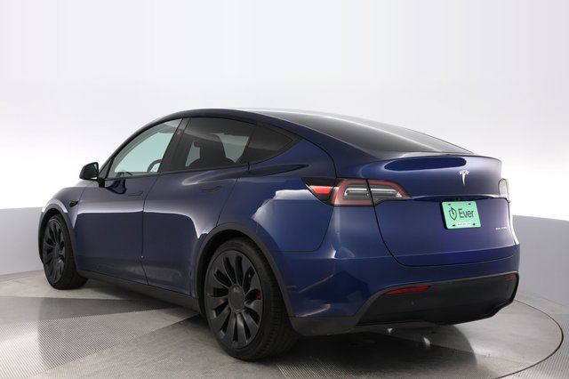2024 Tesla Model Y — photo 13 of 24