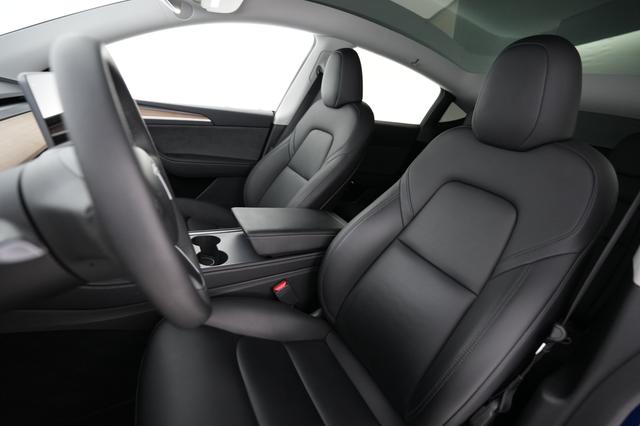 2024 Tesla Model Y — photo 3 of 24