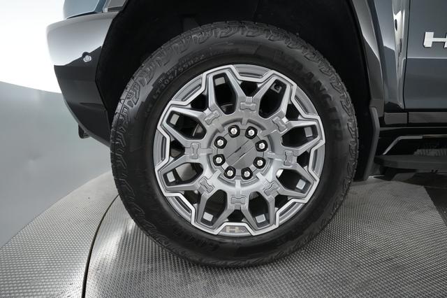 2025 GMC Hummer EV SUV — photo 7 of 21