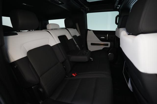 2025 GMC Hummer EV SUV — photo 4 of 21