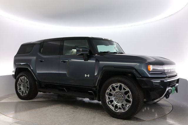 2025 GMC Hummer EV SUV — photo 11 of 21