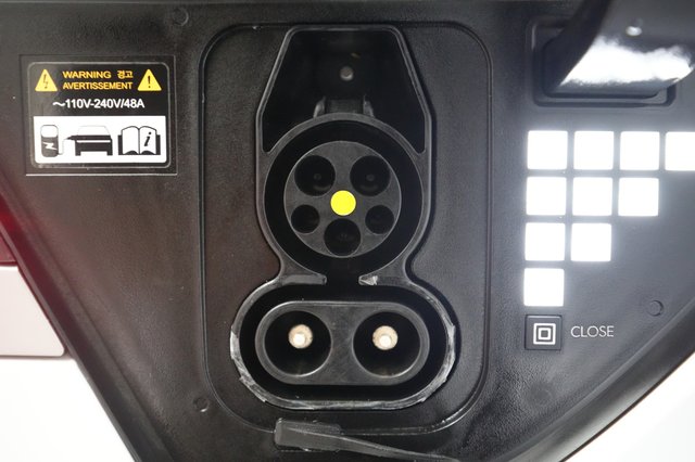 2024 Hyundai IONIQ 5 — photo 8 of 24