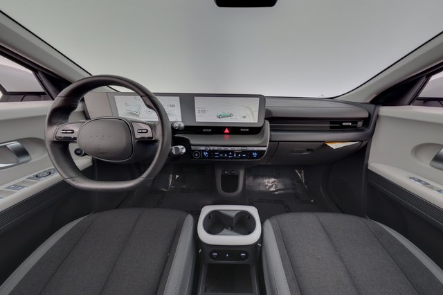 2024 Hyundai IONIQ 5 — photo 21 of 24