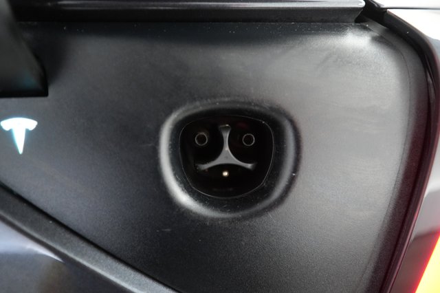 2024 Tesla Model 3 — photo 8 of 24